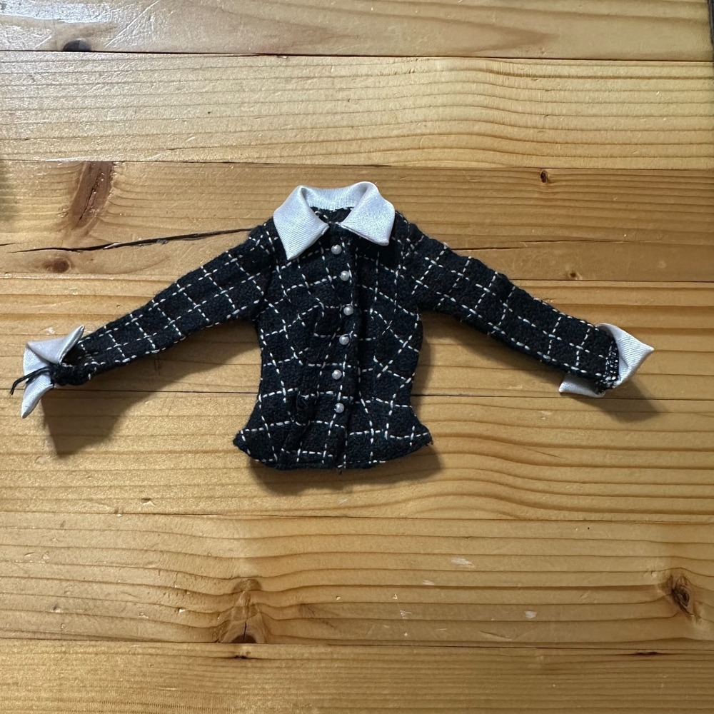 Barbie Millicent Roberts Black White Windowpane Check Jacket Pearl Buttons Doll‎